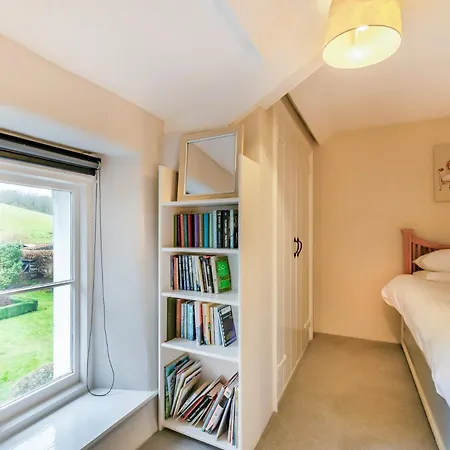 4 Bed In Near And Far Sawrey Llh02 *